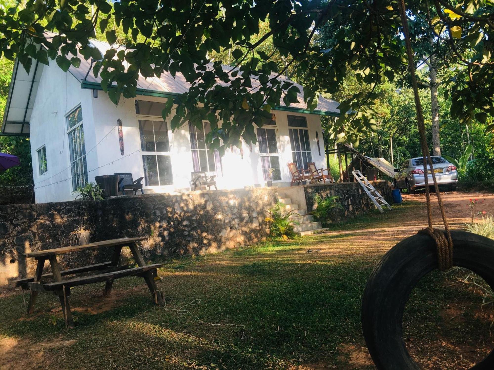 Little Wood Villa And Retreats Doluwa Канди Екстериор снимка